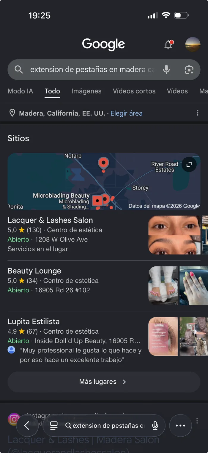 Captura de Google mostrando a Lupita Estilista en el Top 3 - Búsqueda: extensión de pestañas